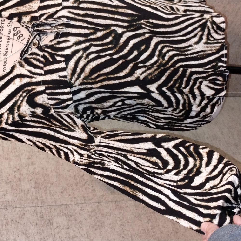 EUC Women's Fate Blouse - Picture 3 of 16